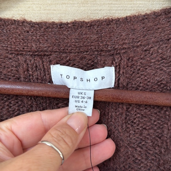 Topshop knitted fluffy v-neck wide rib cardigan in brown - Picture 6 of 8